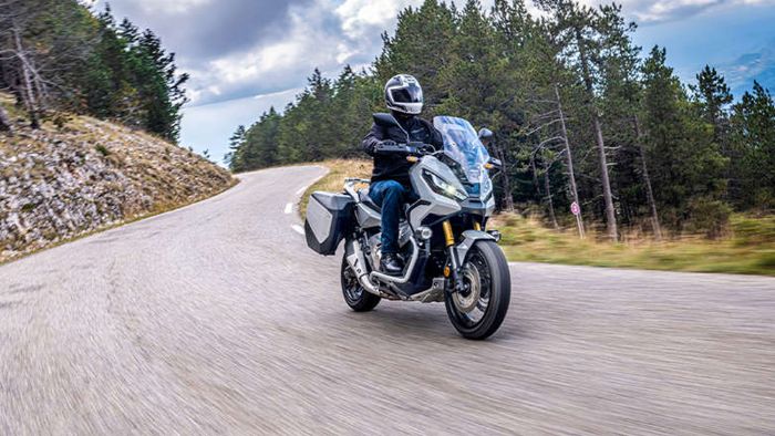 X-ADV 2022